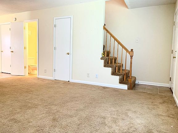 3rd image of 231 Winters Ct APT A