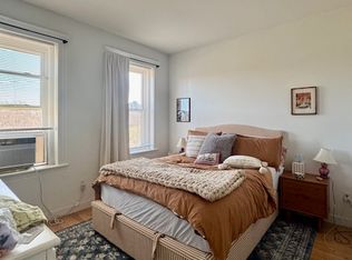 89 Park Dr APT 16, Boston, MA 02215
