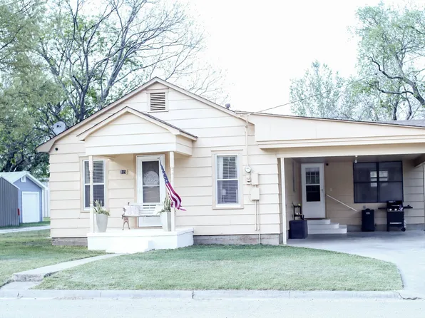 315 E 4th St, Muenster, TX 76252