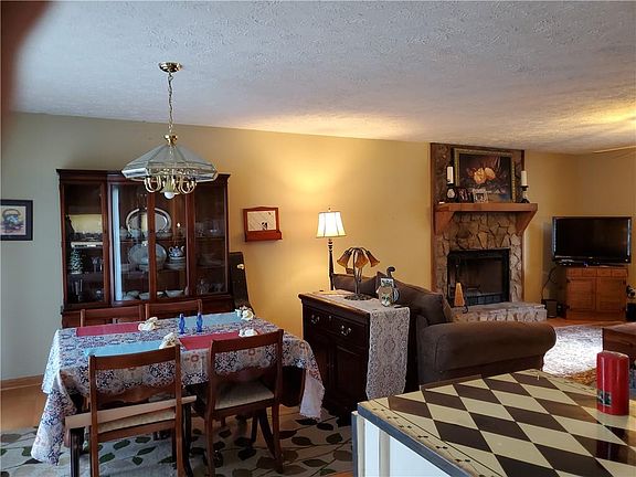2nd image of 269 Sabrina Ct