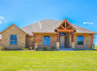 707 Arrowhead, Tuttle, OK 73089