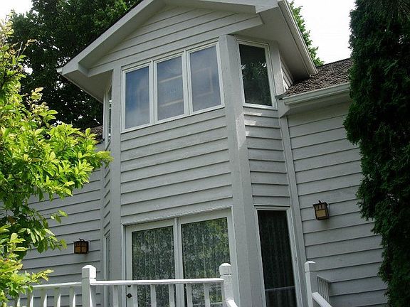 2nd floor master bedroom suite