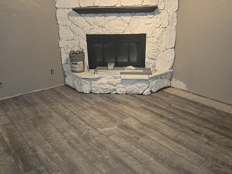 715 Holliday Ln — Photo 4