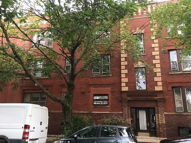 1st image of 2906 N Greenview Ave #3