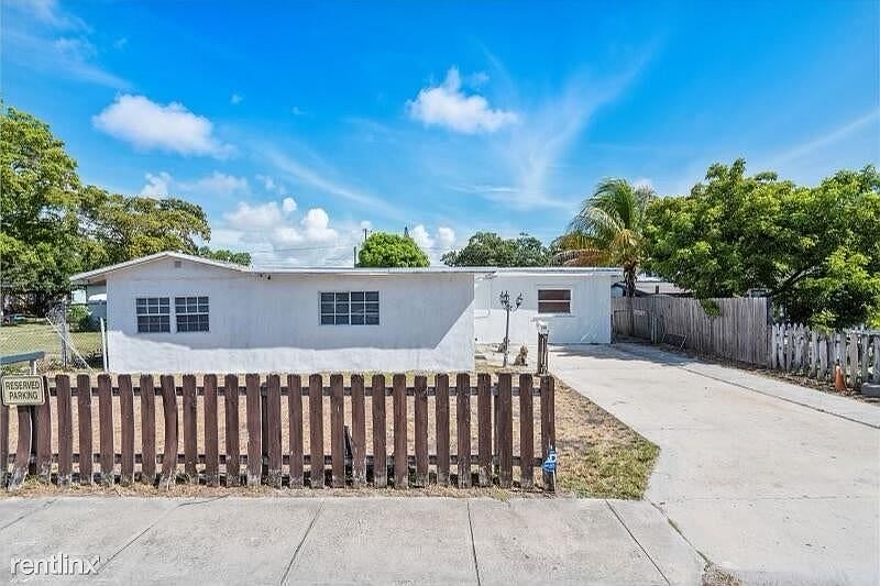 236 SW 14th St Dania FL Zillow