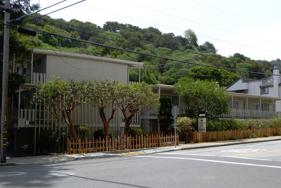 1st image of 2401 Carlmont Dr APT 1