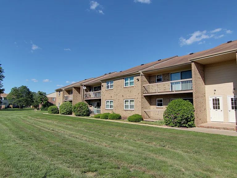 Kimberwyck Village Apartments — Photo 17