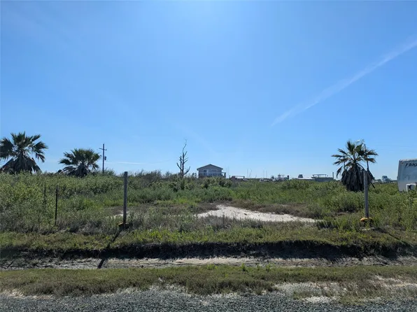 1403 Trinidad Ln, Port Bolivar, TX 77650