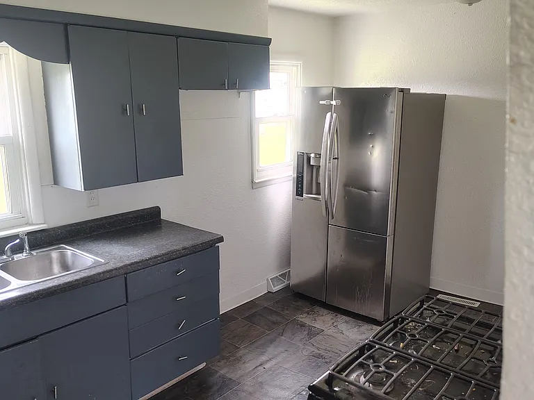 306 Birch Ave #306 — Photo 9