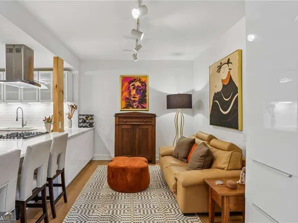 2632 Peachtree Rd NW #302B, Atlanta, GA 30305