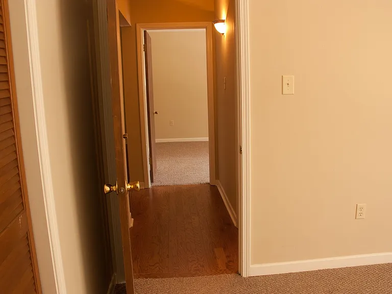 752 Kenmore Ave — Photo 12