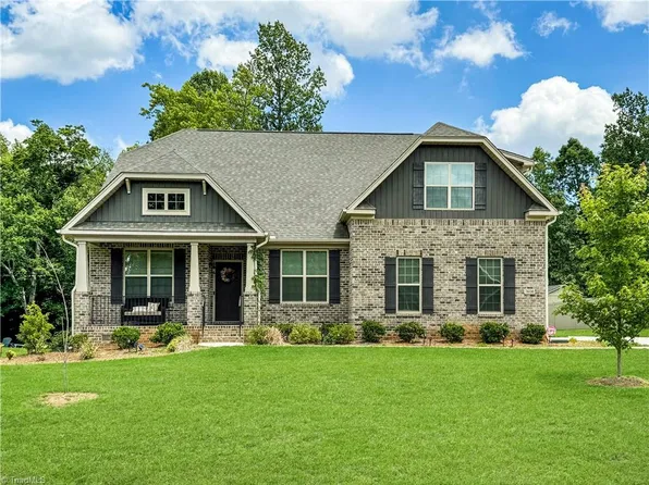 7608 Mary Ellen Ct, Greensboro, NC 27409