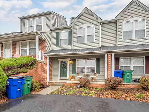 2nd image of 360 Willow Oak Dr