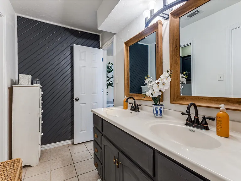 505 Wildwood Ter — Photo 19