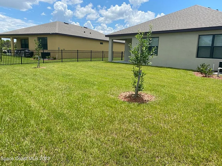 2243 Capital Dr SE — Photo 32