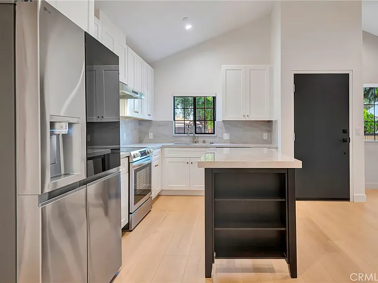 15741 Valerio St — Photo 11