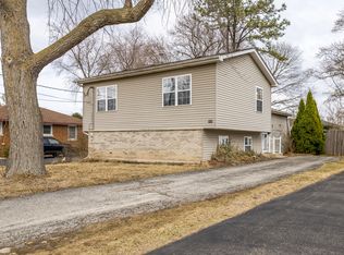 337 S Lake St, Grayslake, IL