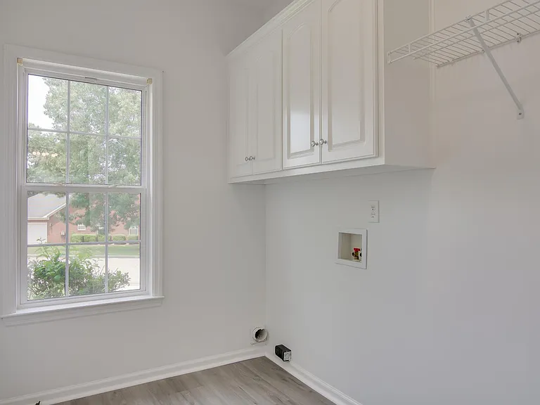 201 Dorset Dr — Photo 17