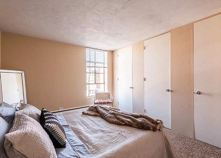 Latitude 40 — Photo 26