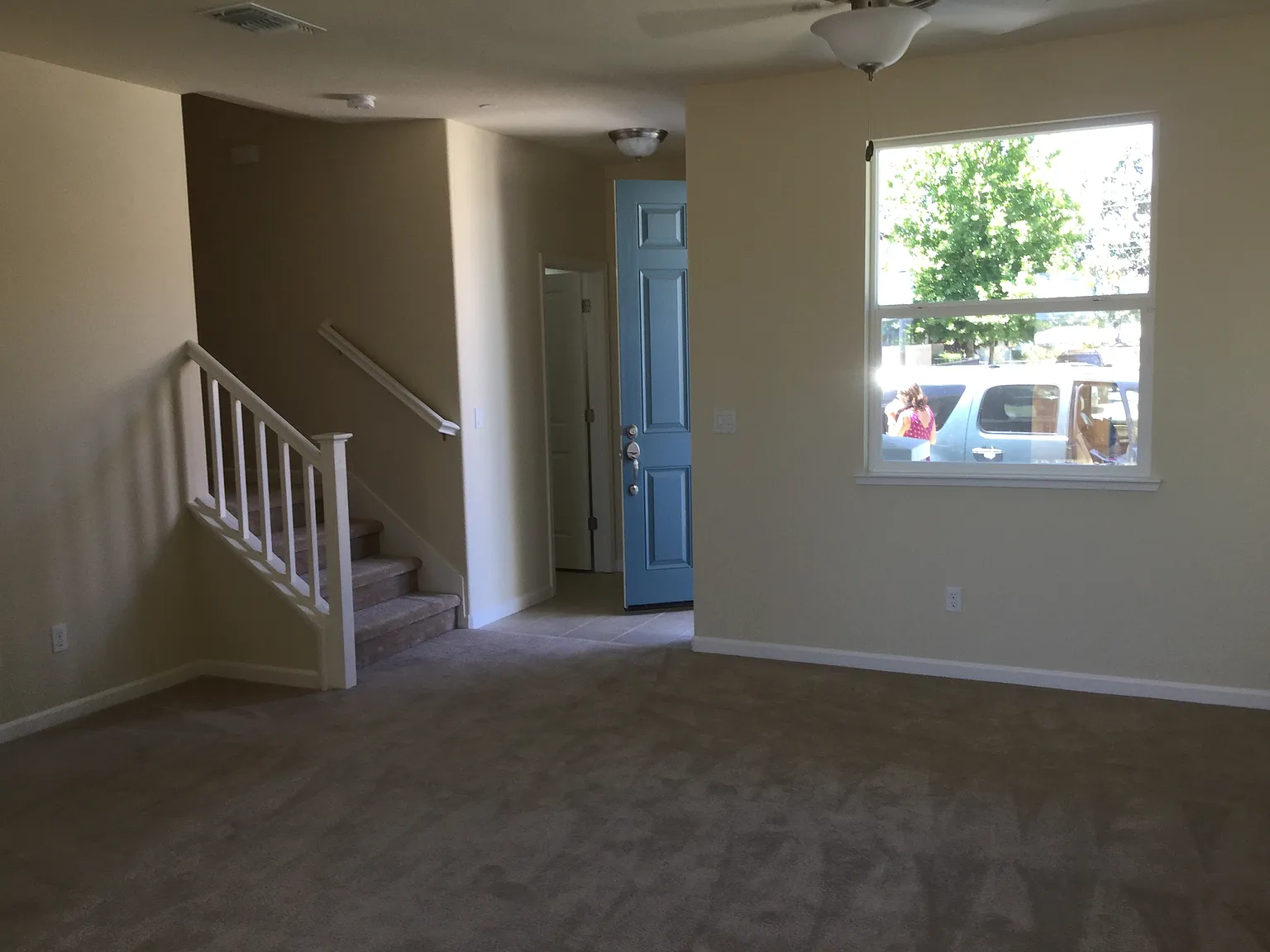 3 bed, 2.5 bath, 1318 sqft, $3,800 — Photo 4