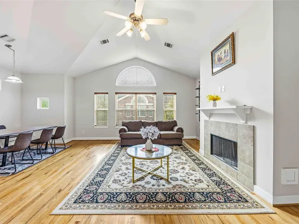 3635 Main Plaza Dr, Houston, TX 77025
