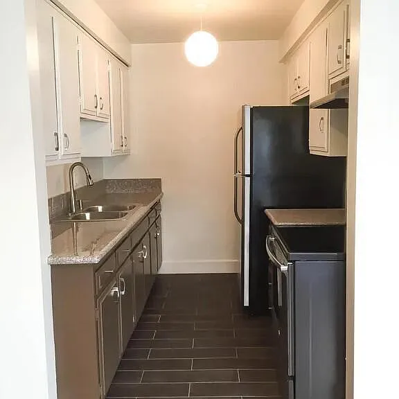4423 Ambrose Ave #2 — Photo 3