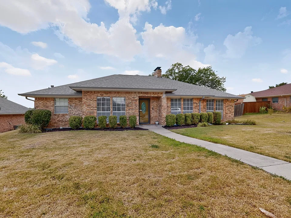 2413 Club Meadow Dr