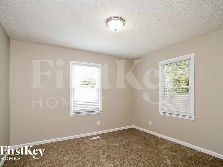127 McWhirter Pl — Photo 14