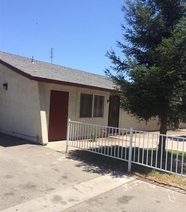1st image of 1521 E Douglas Avenue NE