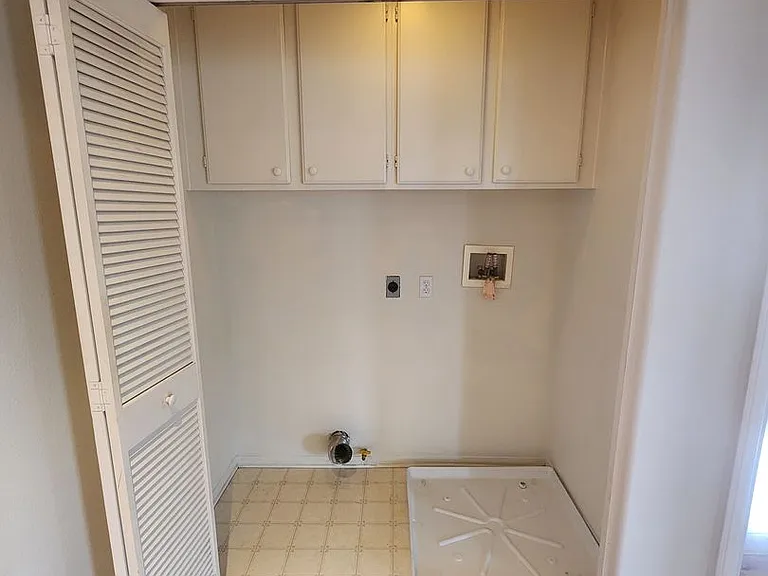 15752 Home Ct — Photo 19