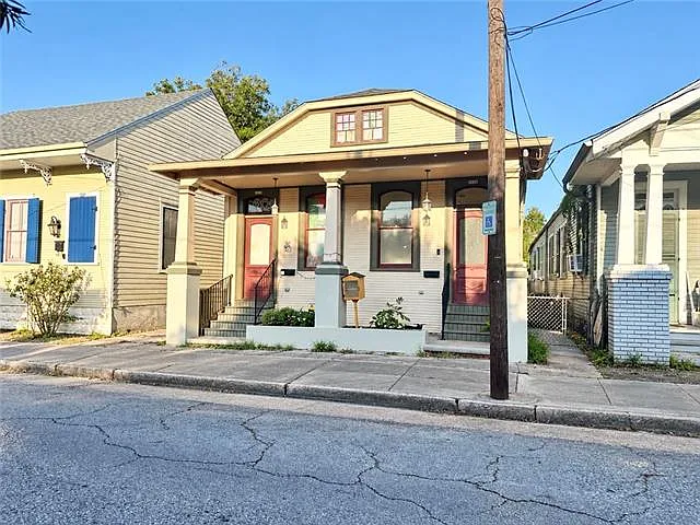 1020 Louisa St #1020