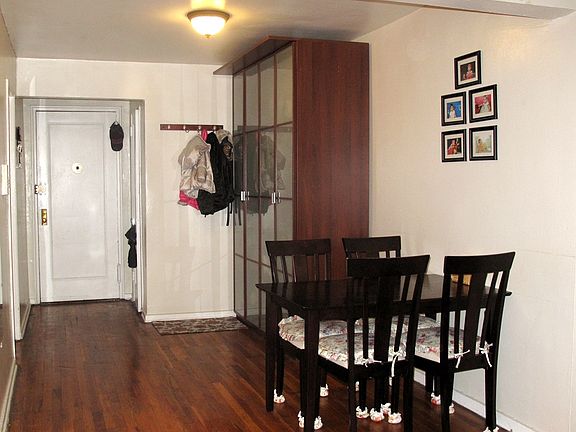 3rd image of 6393 Woodhaven Blvd APT 1E