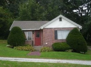 73 Skytop Dr, Bennington, VT 05201