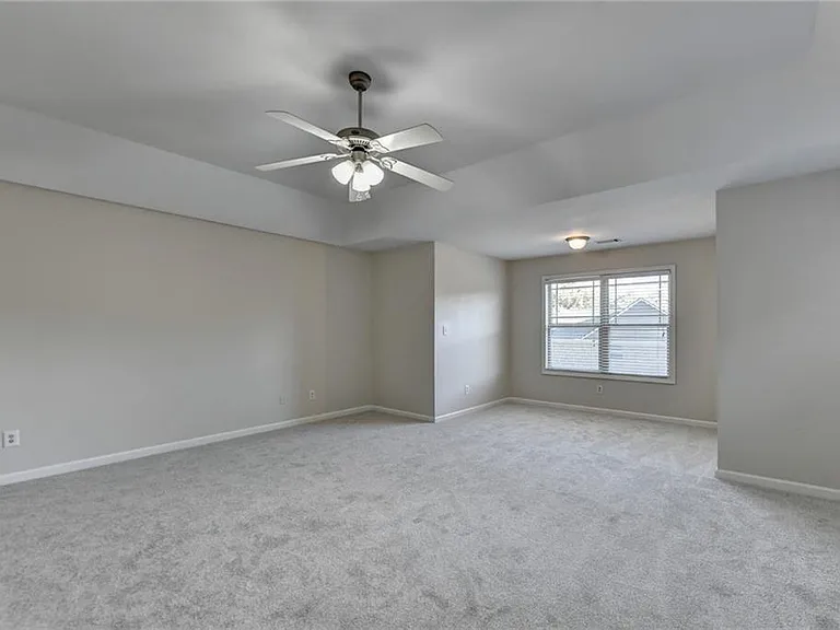 522 Suwanee Oaks Dr — Photo 36