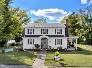 334 S Main St, Halifax, VA 24558