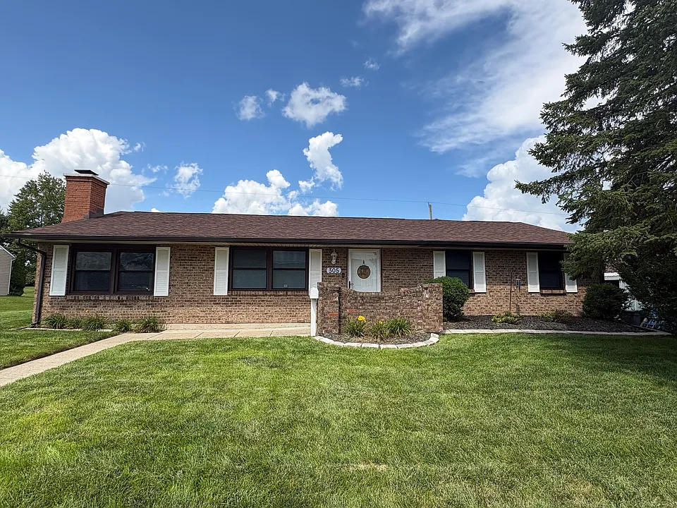 305 Cambridge Dr