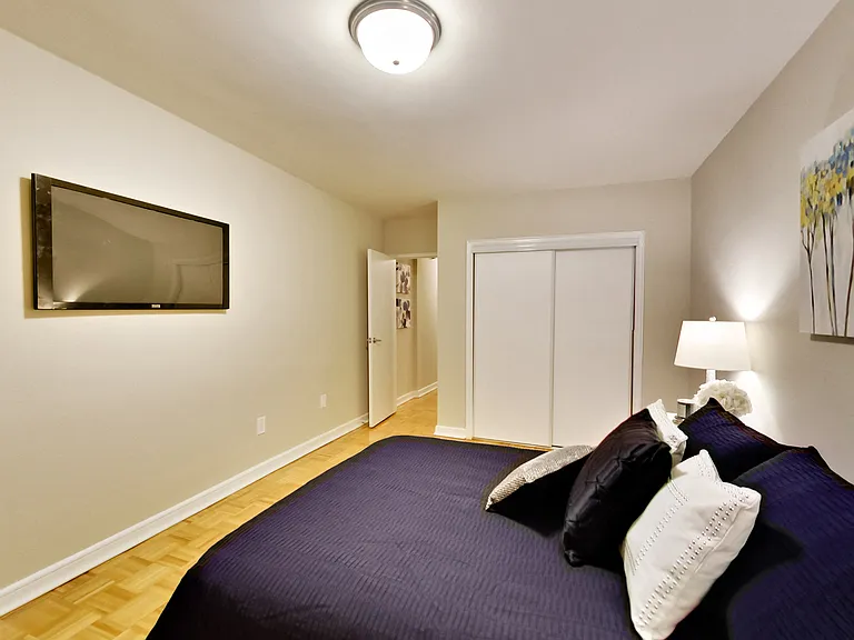 6000 Bathurst St — Photo 22