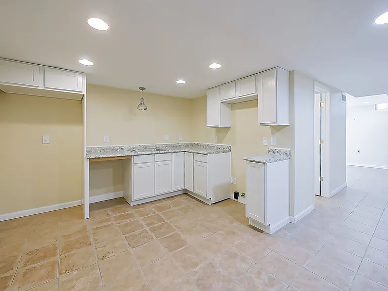 8701 Brookville Rd — Photo 34
