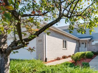 19323 Brannock Ln, Tinley Park, IL 60487