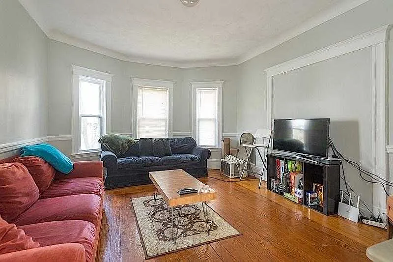 5 bed, $5,900 — Photo 3