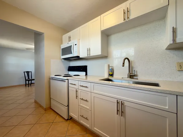 200 Bonnie Blvd APT 132, Palm Springs, FL 33461