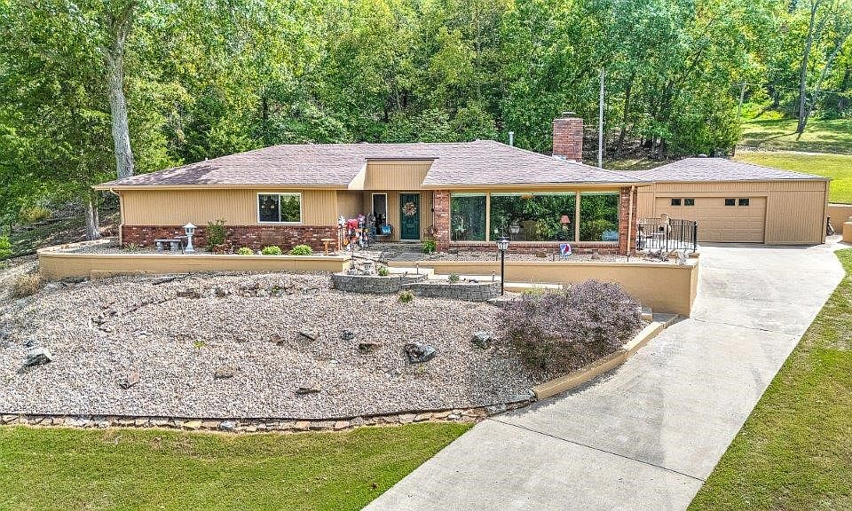 1st image of 15255 Dutchmans Dr