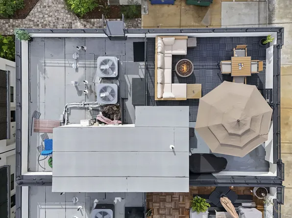 6716 N Royce Ln, Van Nuys, CA 91411