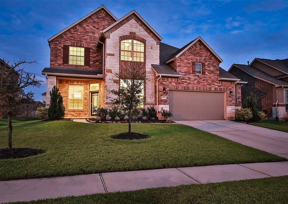 Gorgeous Ryland home located in Inverness Estates!