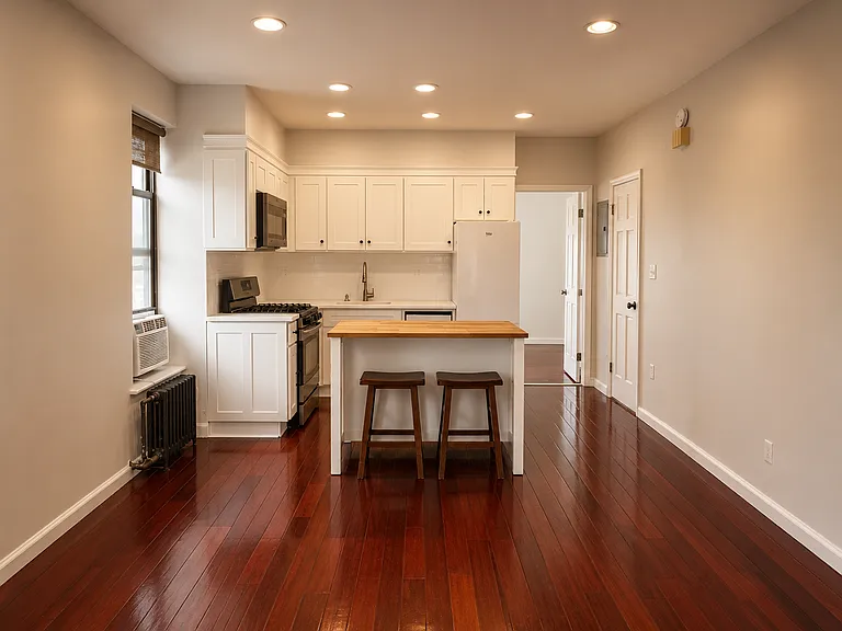 500 Henry St #4 — Photo 1