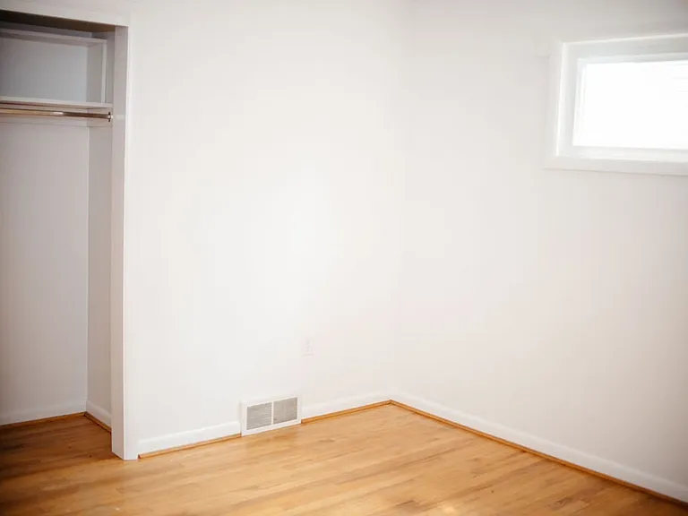 425 Spring Dr — Photo 24