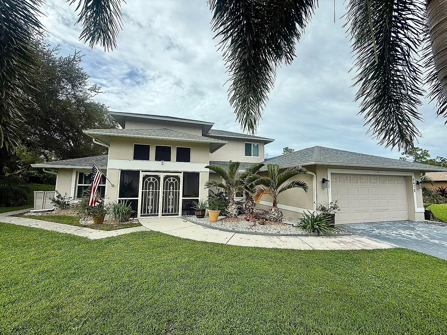 4 bed, 3.0 bath, 2326 sqft, $3,400 — Photo 1