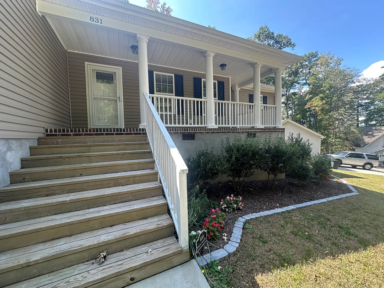 3 bed, 1500 sqft, $1,900 — Photo 2