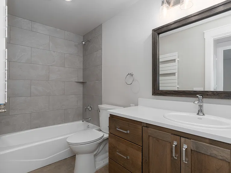 6960 SW Canyon Rd — Photo 4