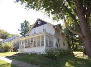 559 E 4th St, Richland Center, WI 53581